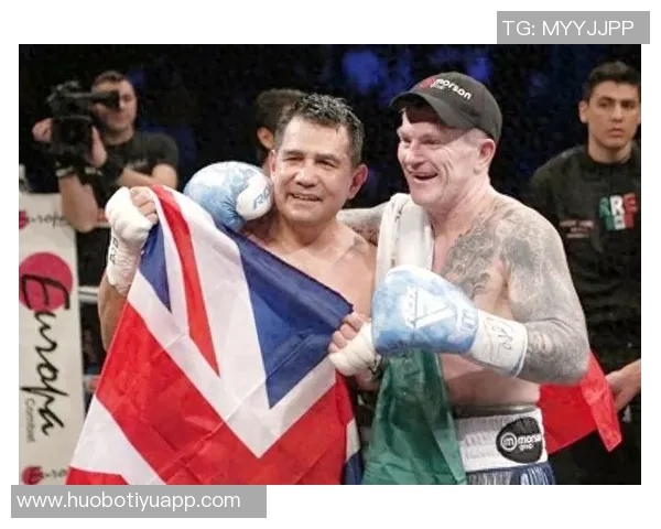 曼城致敬拳王哈顿今日齐聚曼彻斯特大教堂为他送行 曼城致敬拳王哈顿今日齐聚曼彻斯特大教堂为他送行